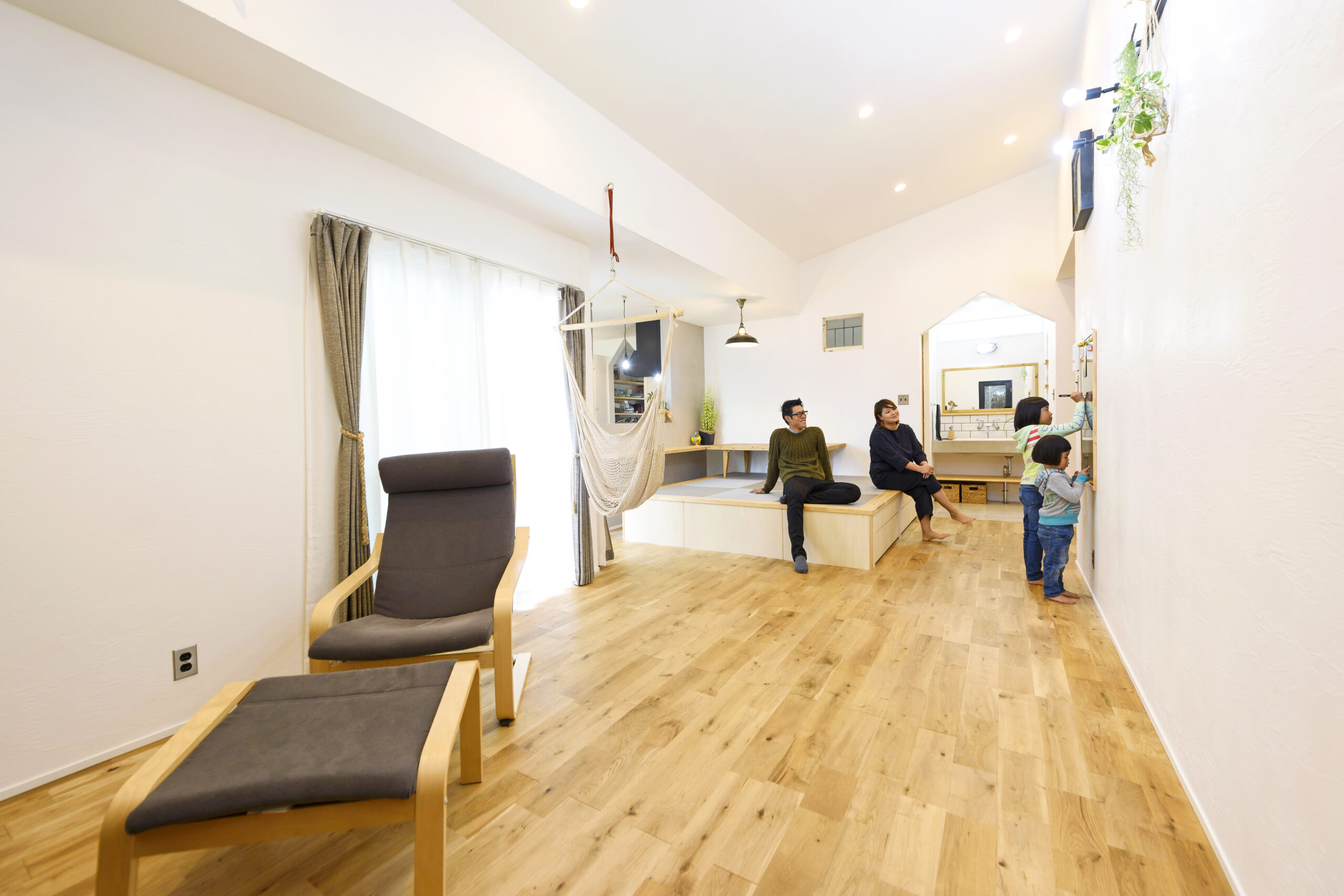 広々リビング・家事ラク動線で理想の平屋が実現！ワンフロアで家族との距離が近くなる住まい